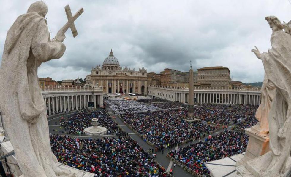 Juan Pablo II y Juan XXIII fueron proclamados santos (FOTOS)