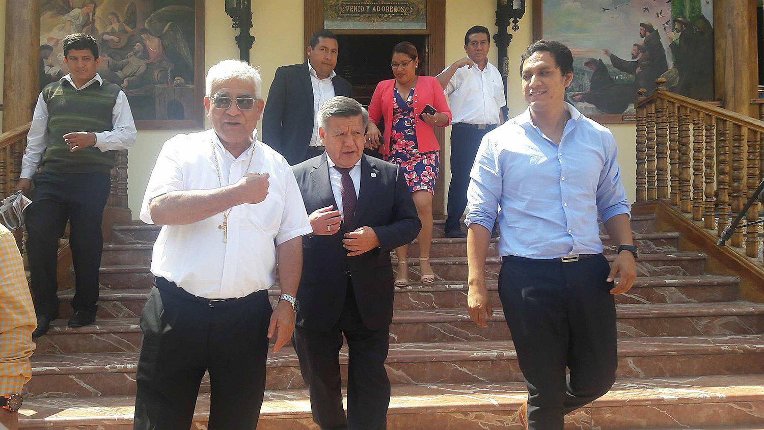 César Acuña: Asistirá al juicio por el video "plata como cancha" (VIDEO) 