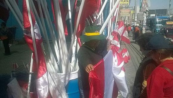 Bandera peruana: incrementa venta de artículos en Fiestas Patrias