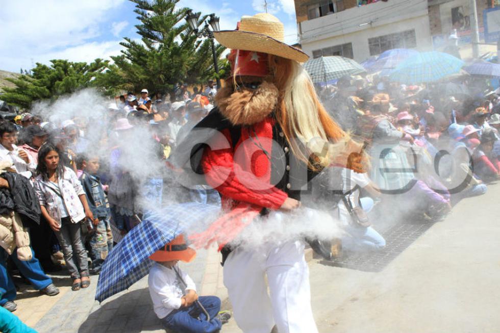 Chinchilpos y gamonales celebran fallo de La Haya con desfile (FOTOS)