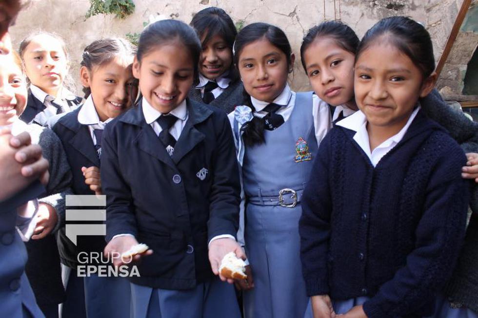 Qali Warma entrega desayunos fermentados en Ayacucho