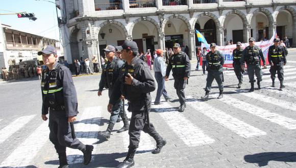 Tía María: Policías resguardan aeropuerto y Plaza de Armas