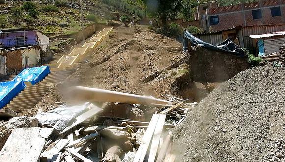 Quejas de vecinos por montículos de obra de Municipalidad de Huancavelica