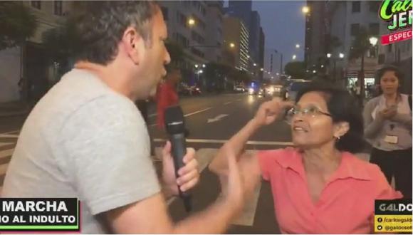 "Eres de la prensa comprada", le gritan a Carlos Galdós en marcha contra el indulto (VIDEO)