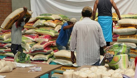 COVID-19: Municipios entregan desde sacos de arroz hasta popcorn y mermeladas