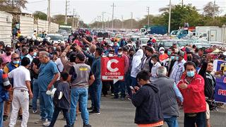 Transportistas bloquean las vías en varios puntos de la ciudad de Piura