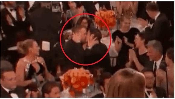 ​Globos de Oro 2017: Ryan Reynolds y Andrew Garfield protagonizan beso en ceremonia (VIDEO)