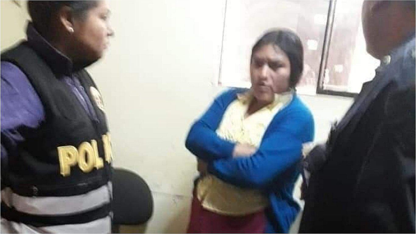 Mujer es detenida por golpear y maltratar a su hijastra