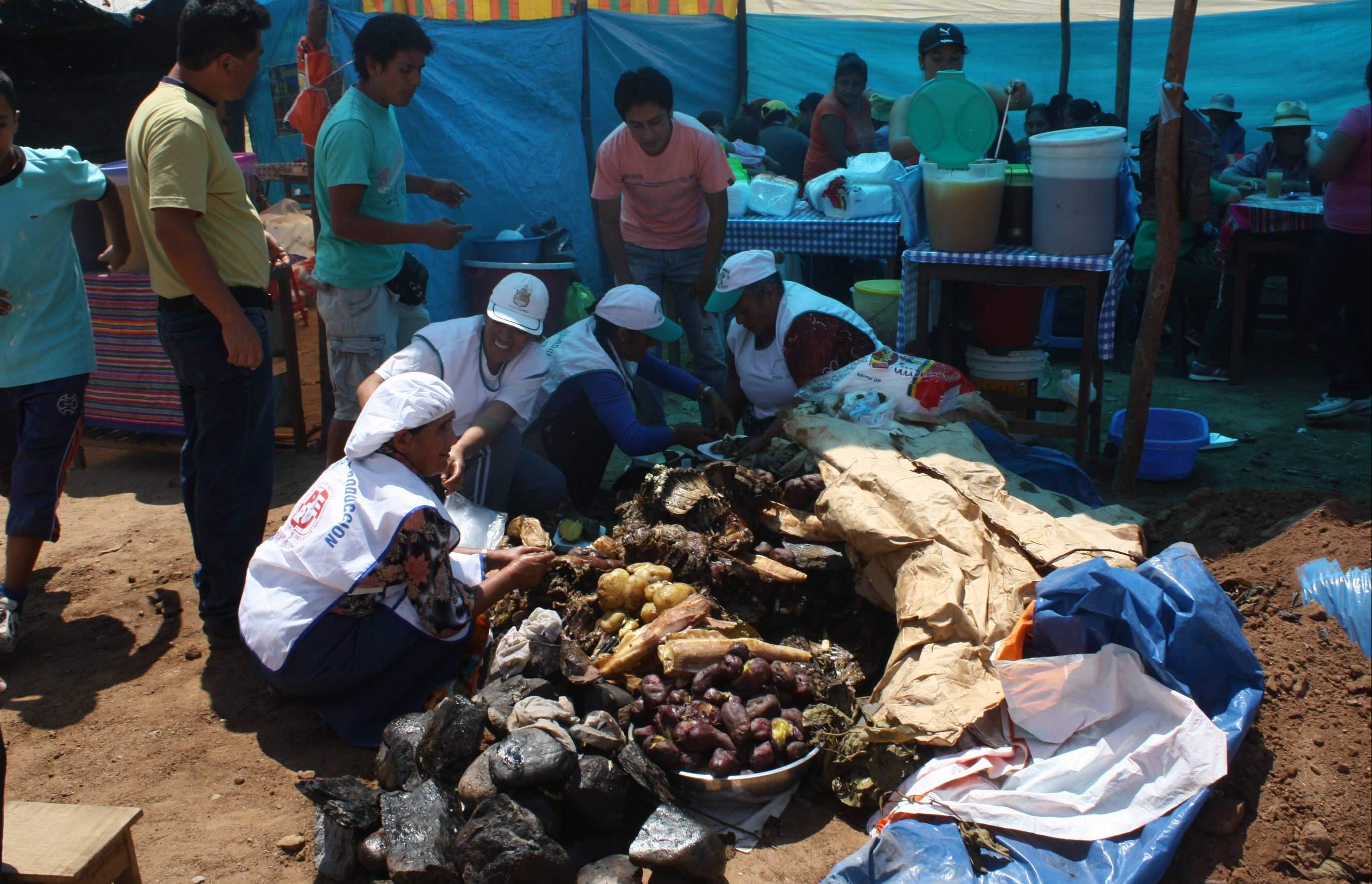 Junín: En  Huachac preparan 50 hornos de pachamanca 