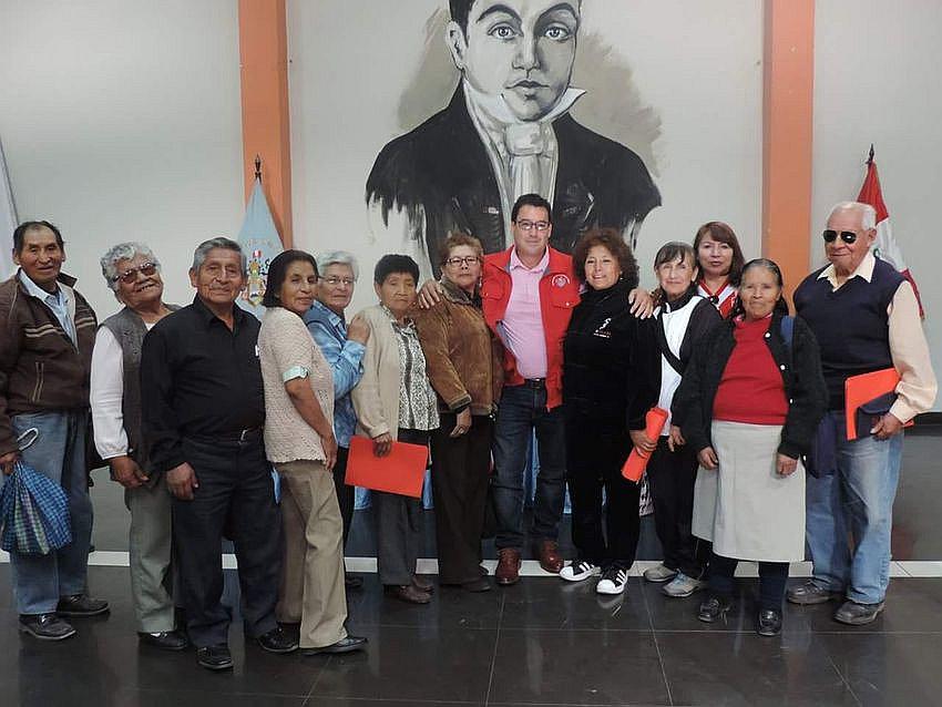 Adultos mayores participan de un encuentro interdistrital