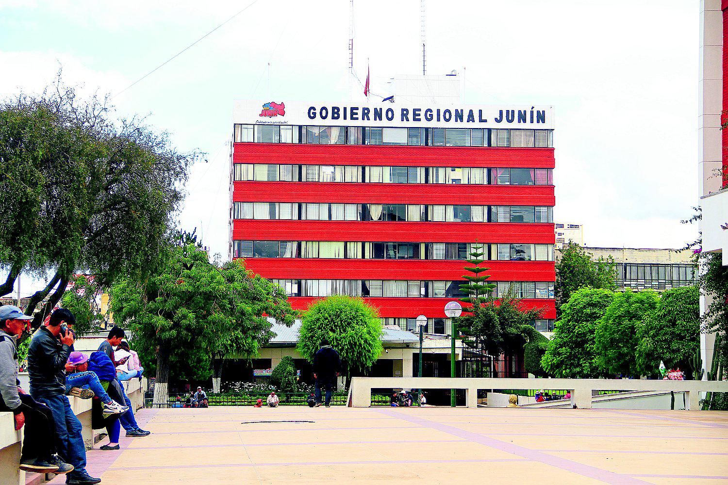 Región dispone la fumigación de todos los vehículos