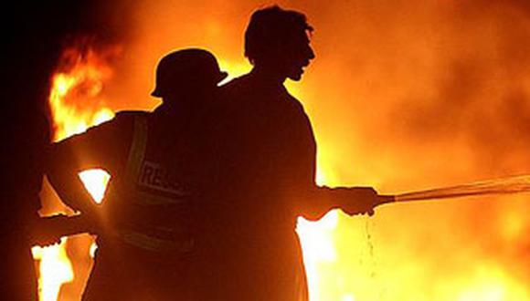 Pakistán: Incendio en estudio de televisión deja cinco muertos