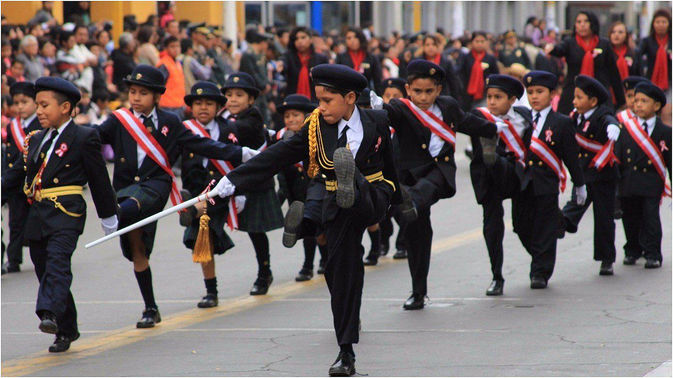 ​Fiestas Patrias: alumnos marchaban en desfile y se desmayan por intenso calor (VIDEO)