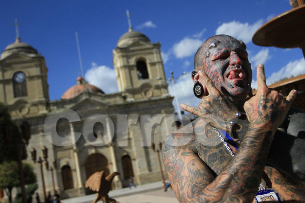 El hombre más tatuado del mundo alborota a Huancayo (FOTOS)