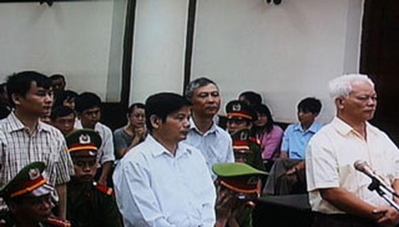 Vietnam: Condenan a tres blogueros por propagandas contra el estado