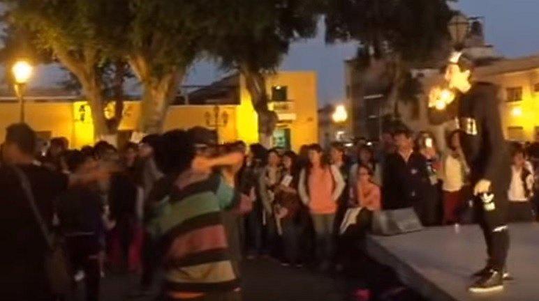 Vania Masías con la juventud trujillana 