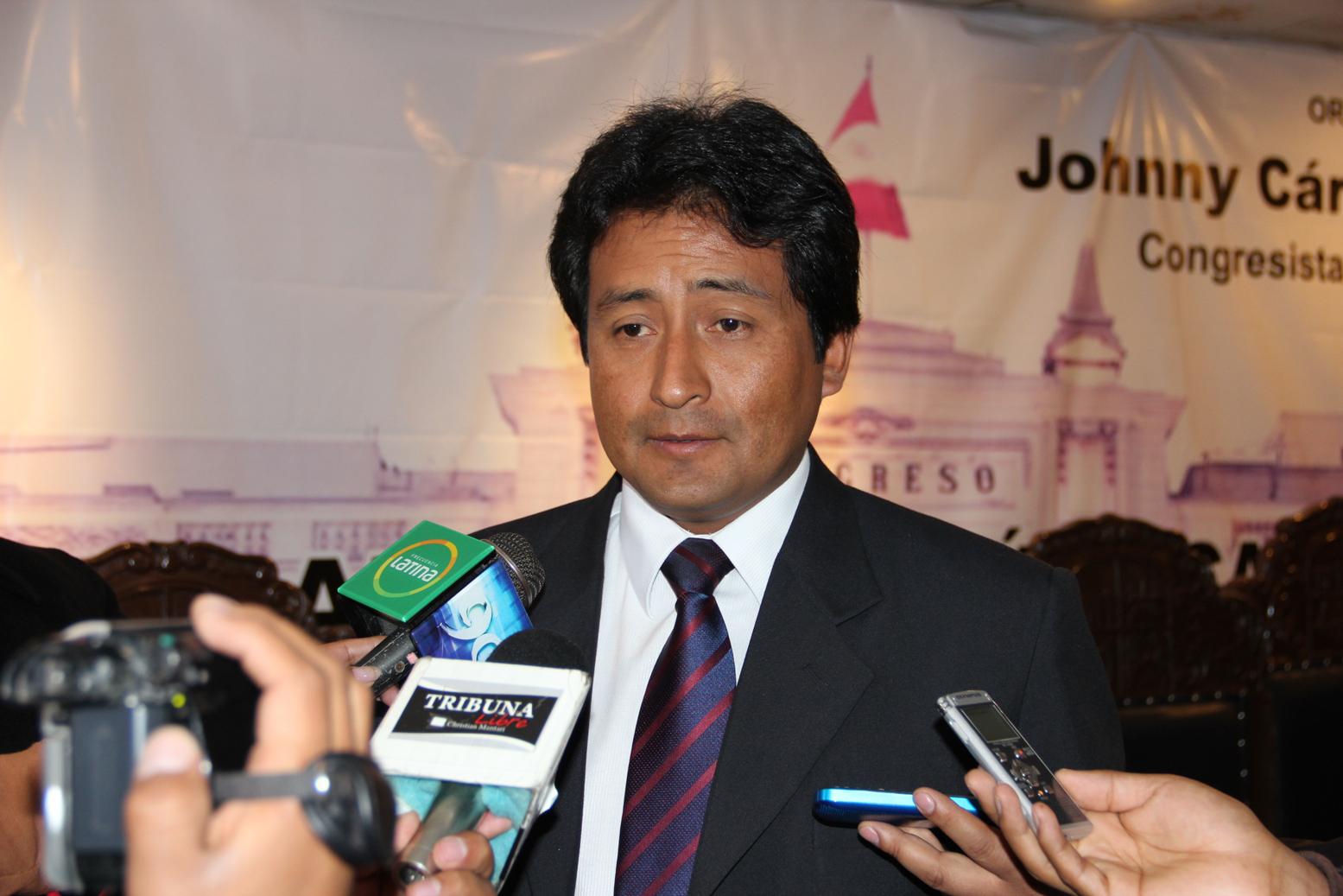 Congresista ​Johnny Cárdenas amenaza con renunciar al Partido Nacionalista