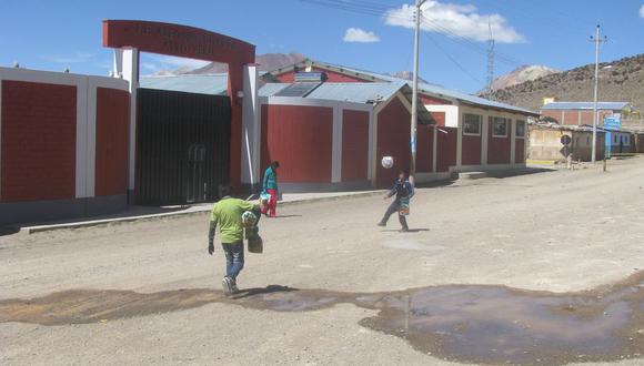 TACNA: Idioma aimara desaparece de colegios de la zona andina
