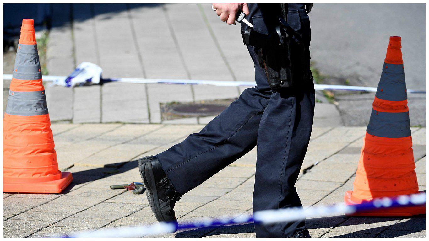 Bruselas: Dos policías apuñalados en posible ataque "terrorista" 