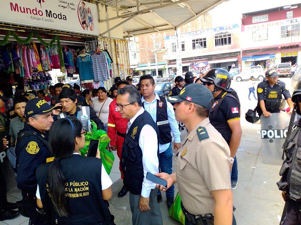 Realizan operativos contra la venta de productos pirotécnicos en mercados 