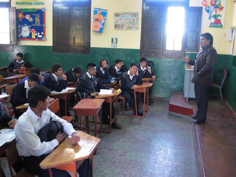 Ugel sanciona a 5 directores y los suspende 