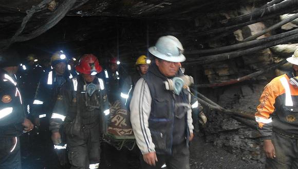 Puno: rescatan a minero enterrado después de 18 días en la mina La Rinconada
