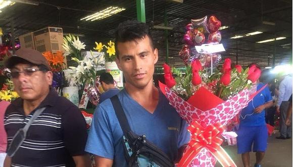 San Valentín: Mototaxista pide a la madre de sus hijos que lo perdone (VIDEO)