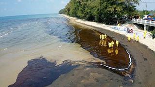 Empresa petrolera derrama entre 20 y 50 toneladas de crudo al mar de Tailandia