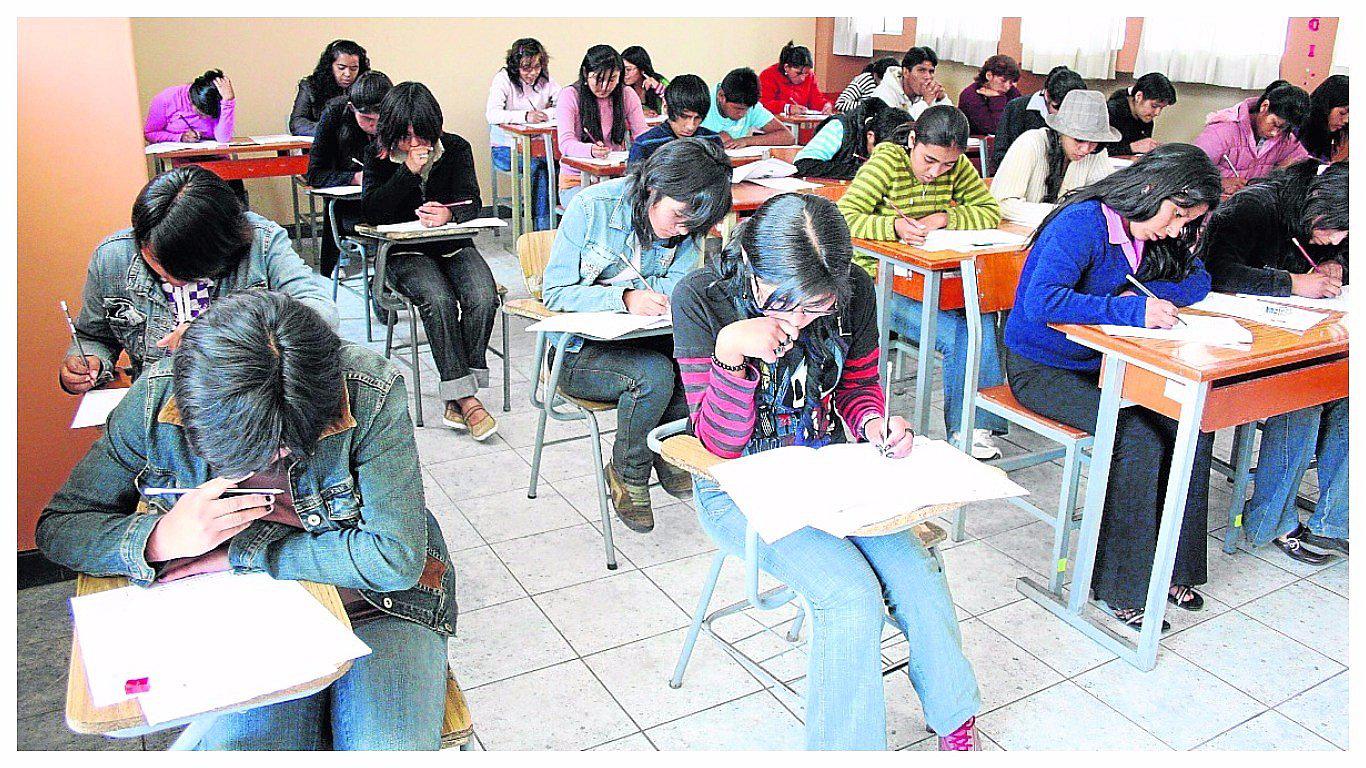 Cuidado: ​Ocho de cada 10 universitarios con alto riesgo de gastritis por malos hábitos alimenticios