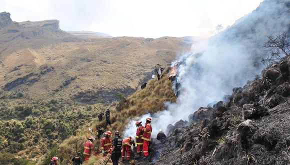Santuario Nacional del Ampay en Abancay sufre incendio provocado por turistas