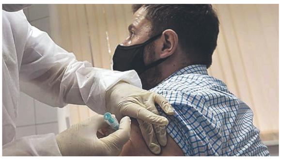 En Trujillo, gerente regional de Salud y jefe de Epidemiología del Hospital Belén coincidieron en señalar que se trata de un hecho “histórico” y se espera que dosis lleguen al país en enero a más tardar. Cifras de infectados y fallecidos siguen creciendo en la región.