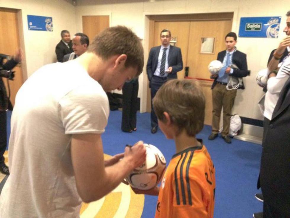 Alan García llevó a su hijo a conocer a los jugadores del Real Madrid