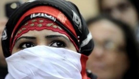 Juzgan a un egipcio por afirmar que las mujeres son fácilmente adúlteras