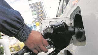 Piura: Precio del galón de gasolina de 84 y 90 sigue incrementando en grifos 