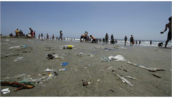 Playa Costa Azul luce con residuos, pero Digesa la califica de “saludable”