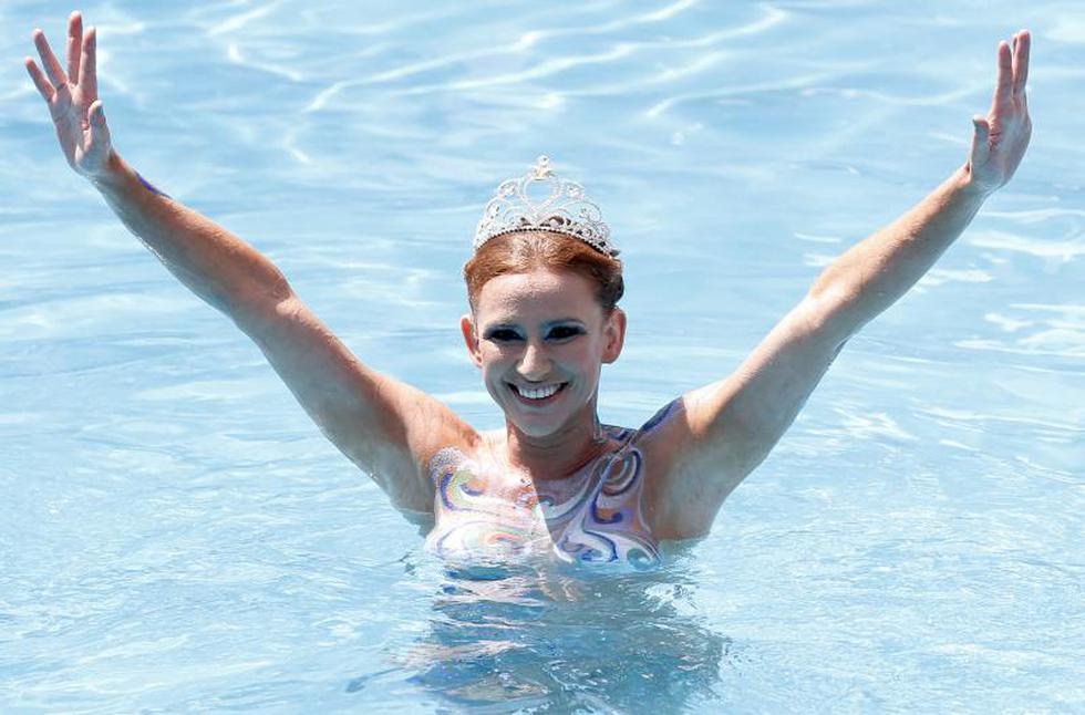 Viña del Mar: Reina se dio el "piscinazo" totalmente desnuda