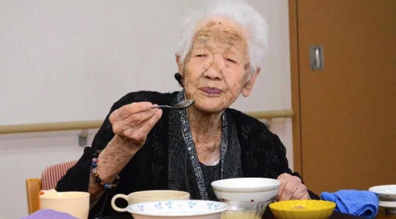 Kane Tanaka (Foto: The Sun)