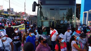 Buses del Metropolitano recortan recorrido ante bloqueo de la Av. Túpac Amaru y cierre de estaciones