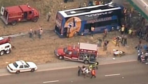 EE.UU.: Bus se estrella y deja 1 persona muerta y 20 heridas