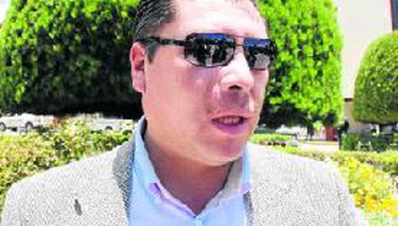 Puno: Asesor Niño de Guzmán amenaza con querellar a consejeros