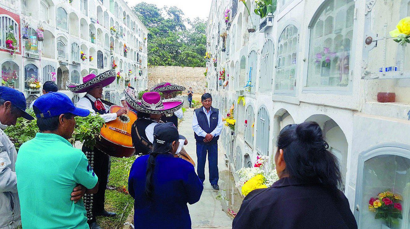 Celebran con mariachis Día del Padre