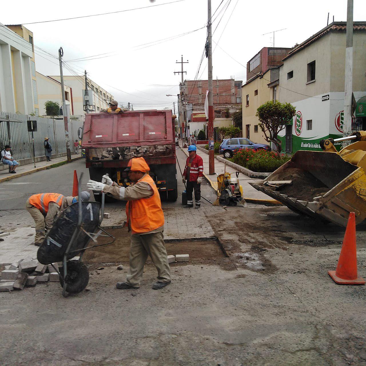 Municipios aprovechan disminución de lluvias y reparan calles dañadas