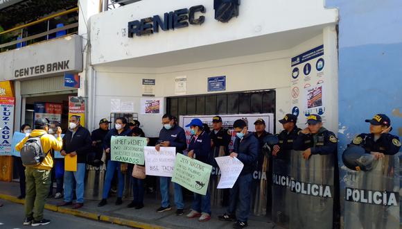 Este 2 y 3 de noviembre los trabajadores acatan un paro nacional exigiendo el reconocimiento de los incentivos. (Foto: Adrian Apaza)