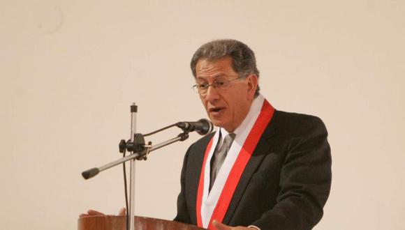 Oscar Urviola es elegido presidente del TC