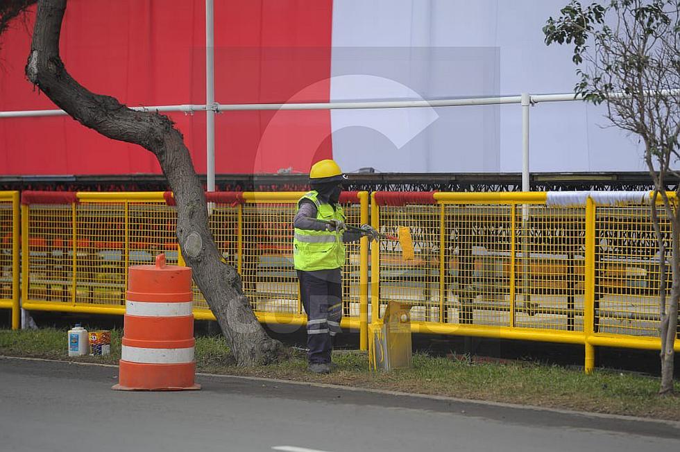 ​Inician pintado de rejas en la avenida Brasil para la Parada Militar (FOTOS Y VIDEO)