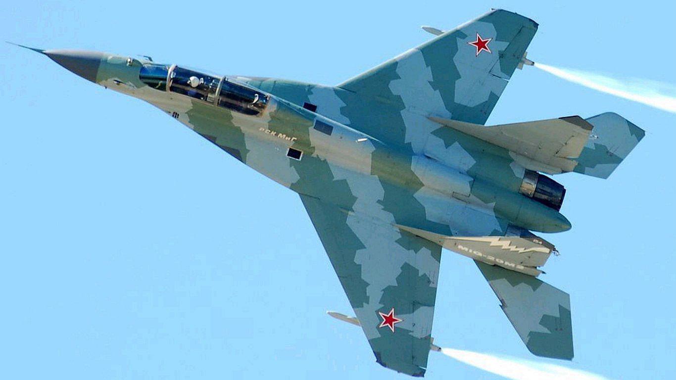 Perú evalúa comprar cazas rusos, un avión ideal para un combate (FOTOS)