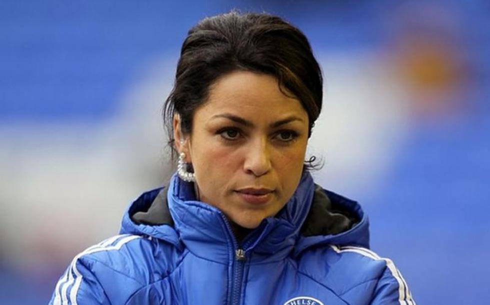 La sexy foto de doctora del Chelsea Eva Carneiro es falsa