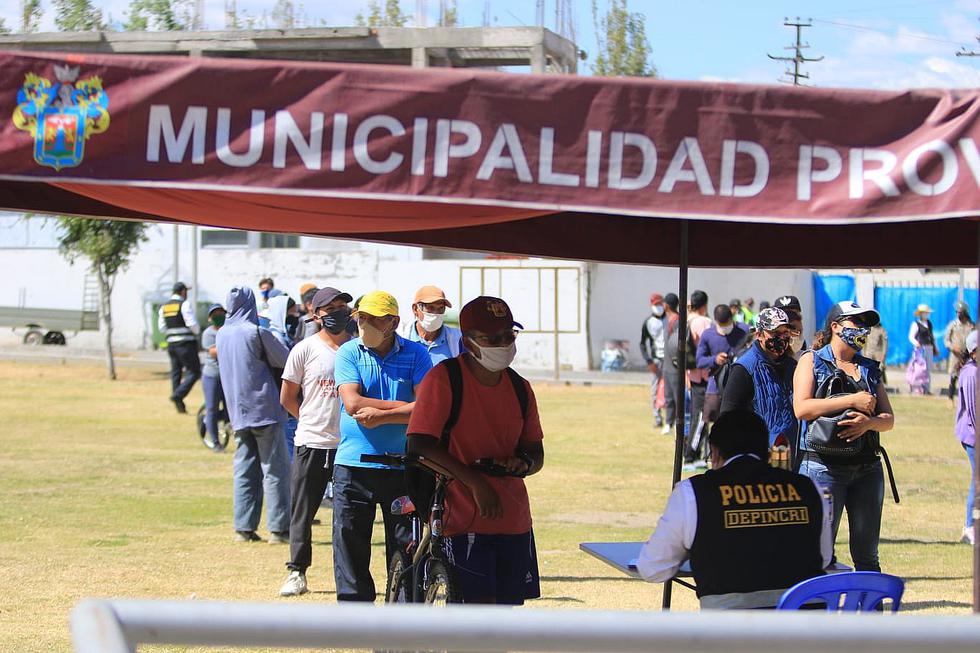 ​Intervienen a transeúntes y ambulantes en Arequipa por no tener permiso laboral (FOTOS)