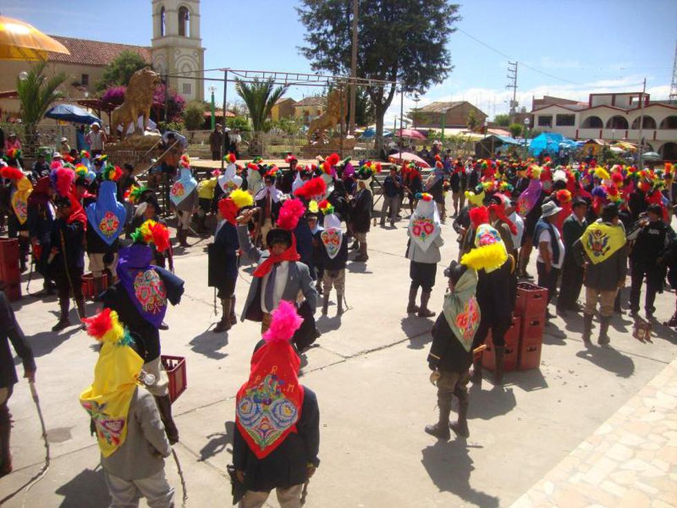 Santiago León de Chongos celebra a santo patrón (FOTOS)