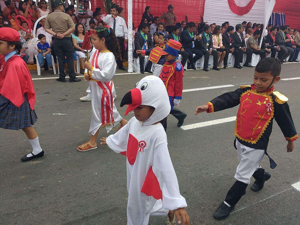 Tumbes: Desfile escolar por Fiestas Patrias en el Paseo Triunfino (VIDEO)